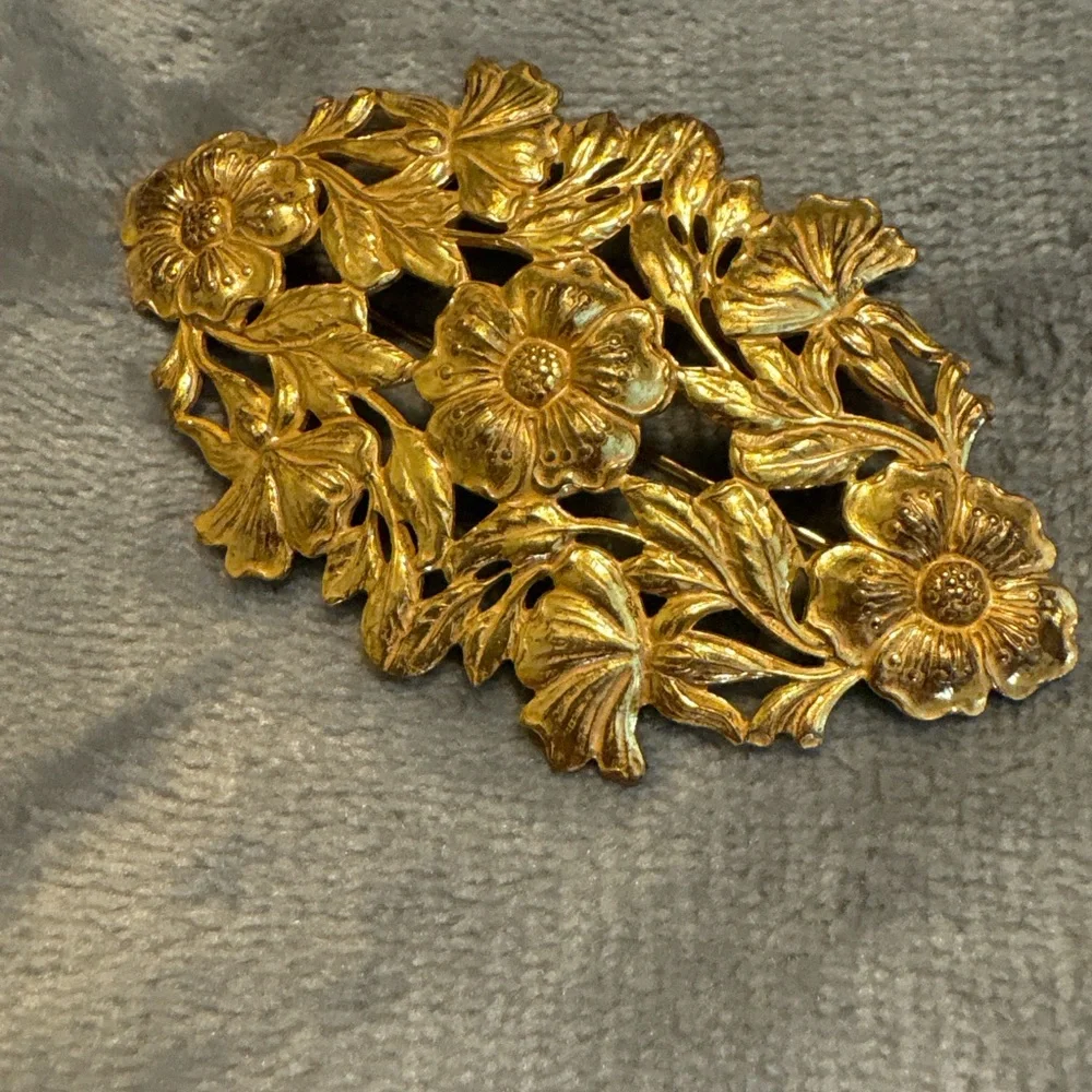 Vintage Miriam Haskell Gold Tone Floral Brooch Signed Designer Statement Pin - Picture 3 of 4